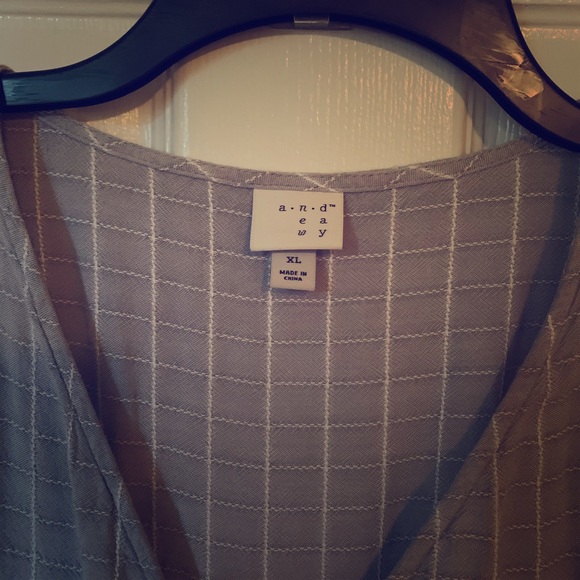 Check mid-length belted jumper - Picture 3 of 4